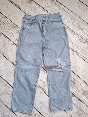 Universal Thread Light Blue Distressed Womens Jeans - Classic Button Fly